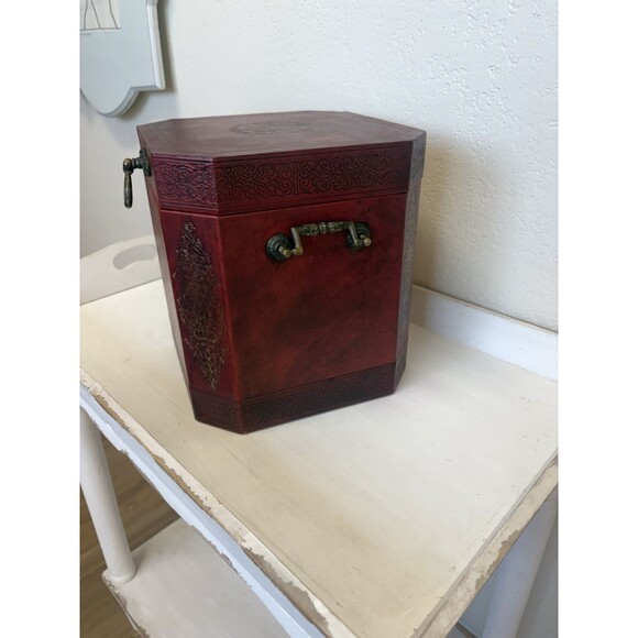 Vintage The Treasury Keepsake Box versatile storage - Picture 2 of 7